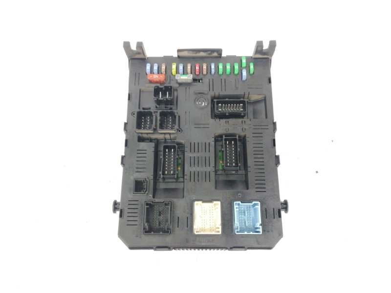 Recambio de caja reles / fusibles para citroën c4 berlina 1.4 16v referencia OEM IAM 9660105980  