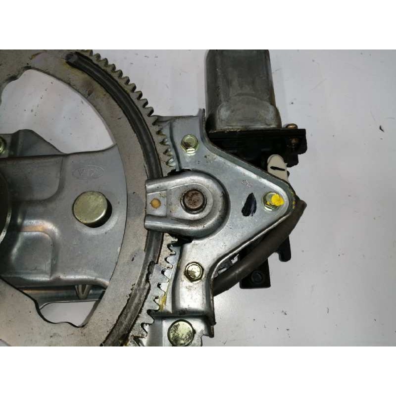 ELEVALUNAS TRASERO DERECHO