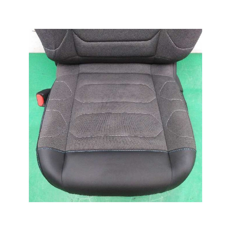 ASIENTO DELANTERO IZQUIERDO