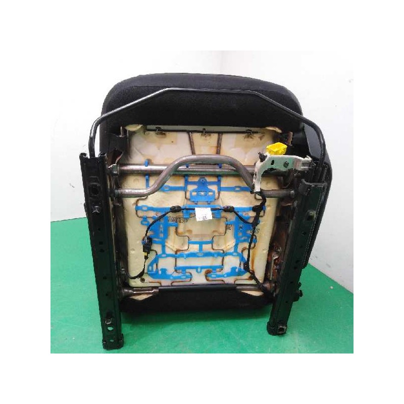 ASIENTO DELANTERO IZQUIERDO
