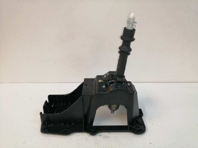 Recambio de palanca cambio para renault megane iii berlina 5 p 1.2 16v referencia OEM IAM 9612311  