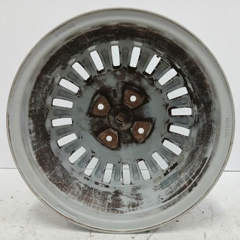 Recambio de llanta para citroën c3 1.4 hdi referencia OEM IAM 5402F7 6JX15CH4 ET27 4H 4X108