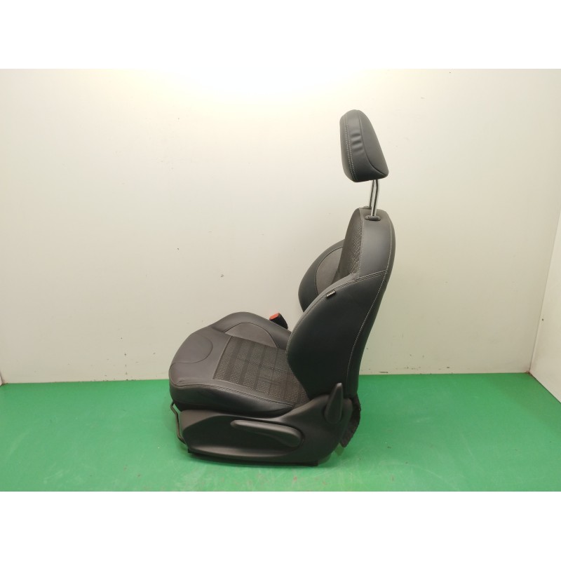 ASIENTO DELANTERO IZQUIERDO