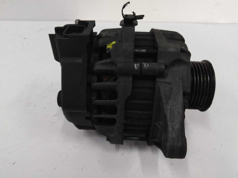 Recambio de alternador para kia cee´d 1.4 cat referencia OEM IAM 373002B101 90A 2655447