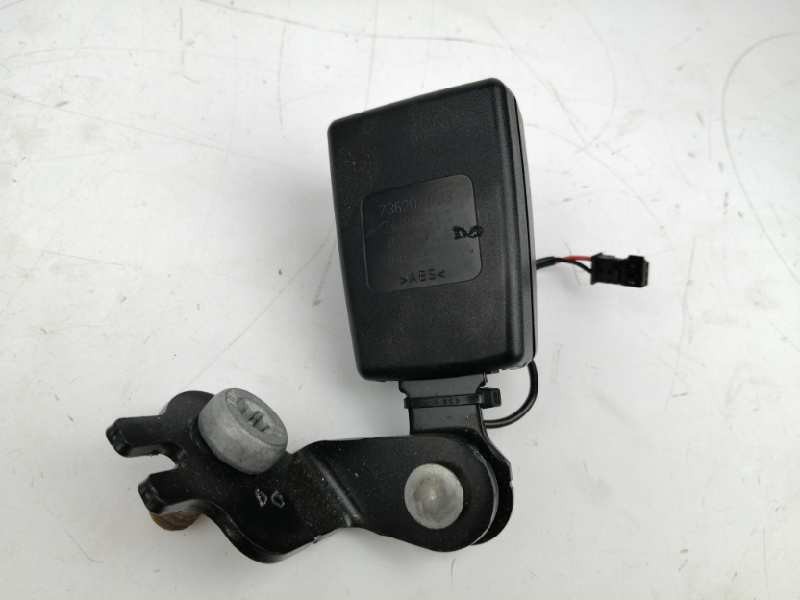Recambio de enganche cinturon derecho para mini mini (f56) 1.5 12v referencia OEM IAM 7362070 TRASERO 34180806C