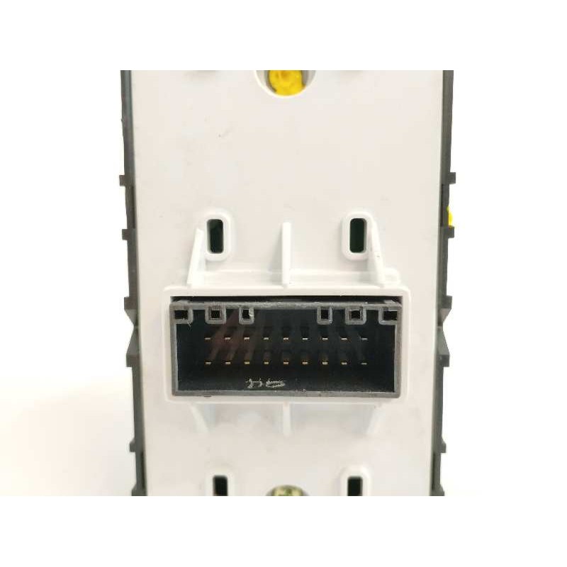 MANDO ELEVALUNAS DELANTERO IZQUIERDO 4D64921000