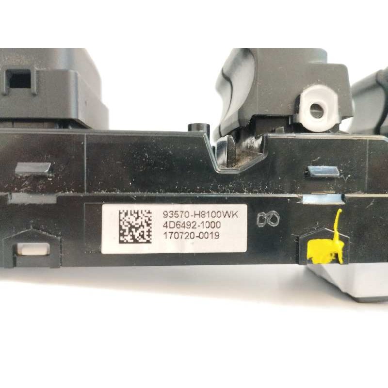 MANDO ELEVALUNAS DELANTERO IZQUIERDO 4D64921000