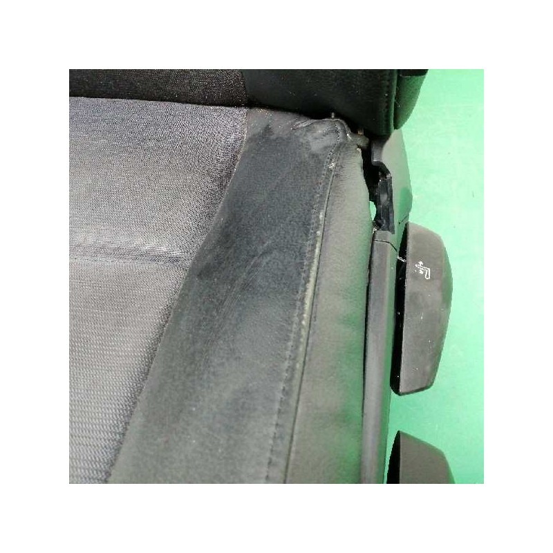 ASIENTO DELANTERO IZQUIERDO