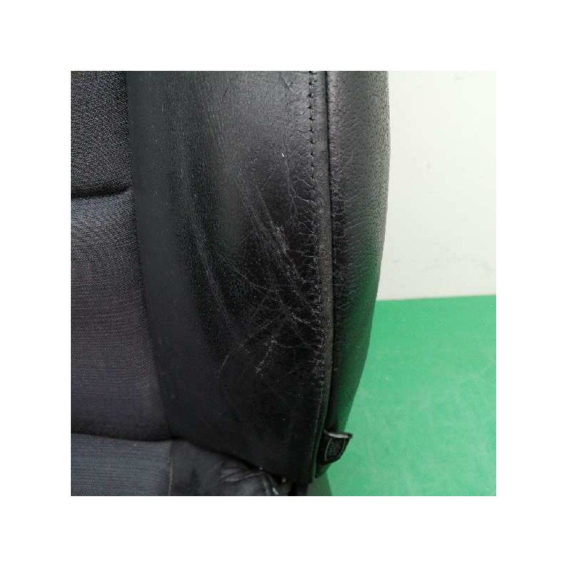 ASIENTO DELANTERO IZQUIERDO