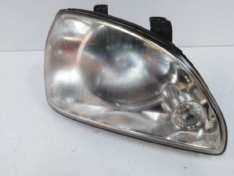 Recambio de faro derecho para kia carens 2.0 turbodiesel cat referencia OEM IAM 0K2FA51020R PARA PULIR 