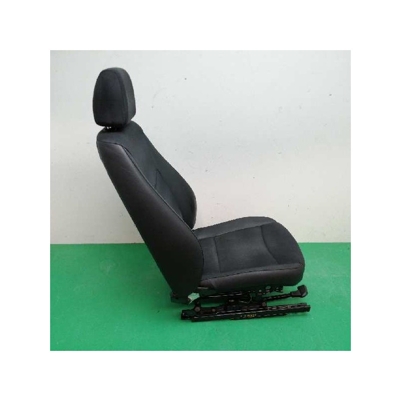 ASIENTO DELANTERO IZQUIERDO