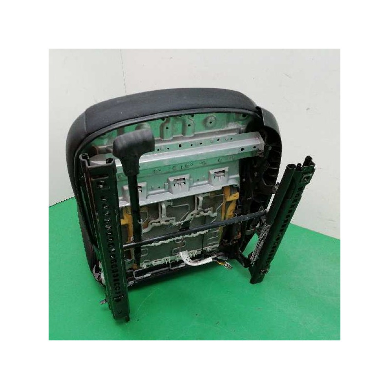 ASIENTO DELANTERO IZQUIERDO