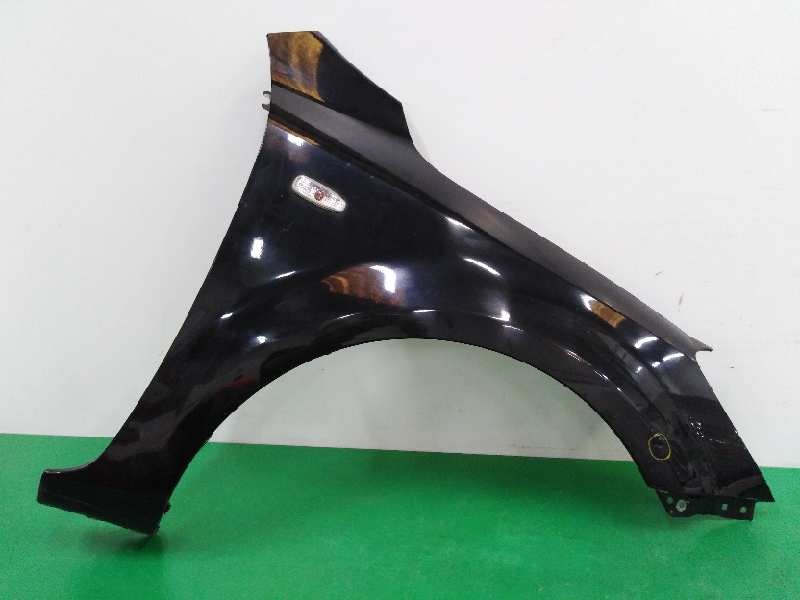 Recambio de aleta delantera derecha para kia cee´d 1.4 cat referencia OEM IAM 663211H010  