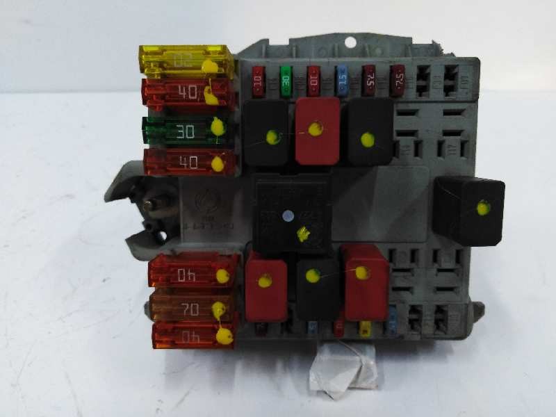 Recambio de caja reles / fusibles para fiat doblo (119) 1.3 16v jtd cat referencia OEM IAM 51763771  
