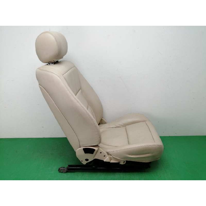 ASIENTO DELANTERO IZQUIERDO