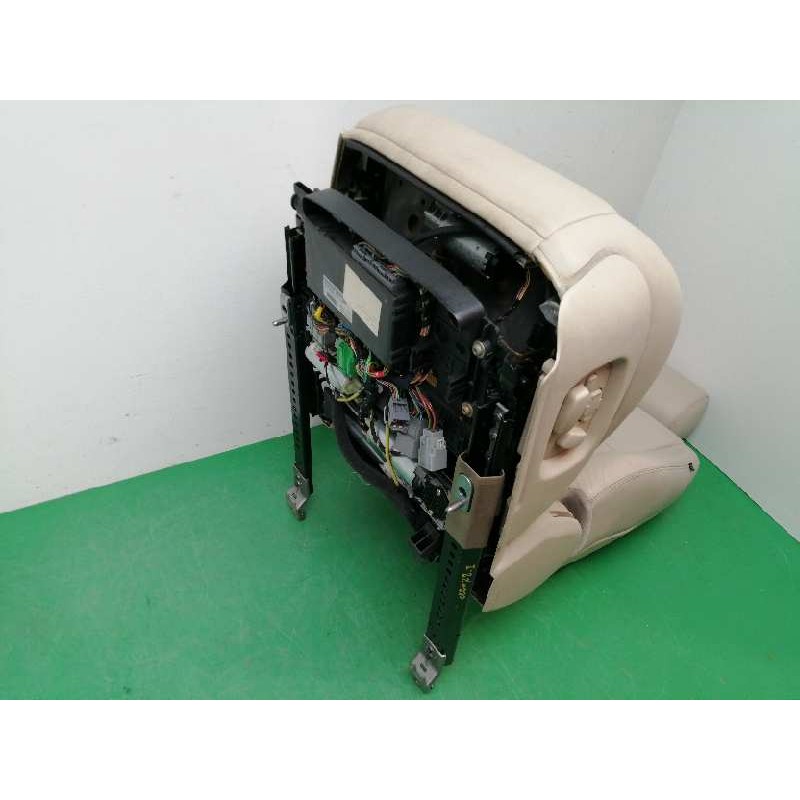 ASIENTO DELANTERO IZQUIERDO