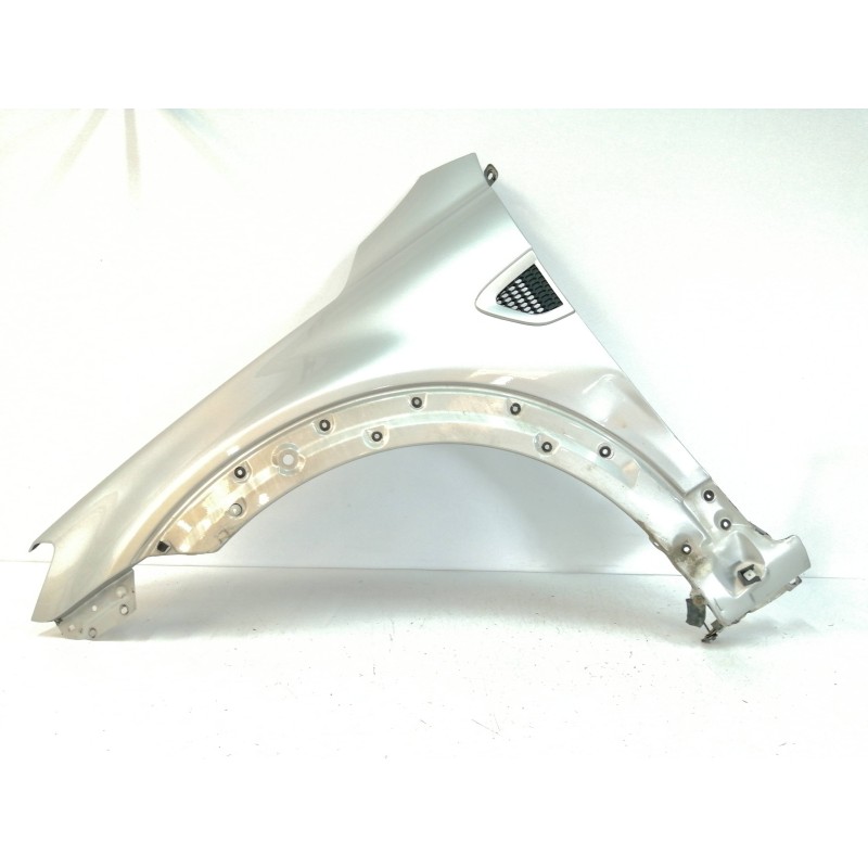 Recambio de aleta delantera izquierda para chevrolet captiva 2.0 diesel cat referencia OEM IAM  OBSERVAR FOTOS 