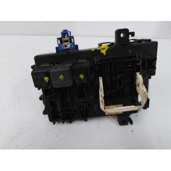 CAJA RELES / FUSIBLES 