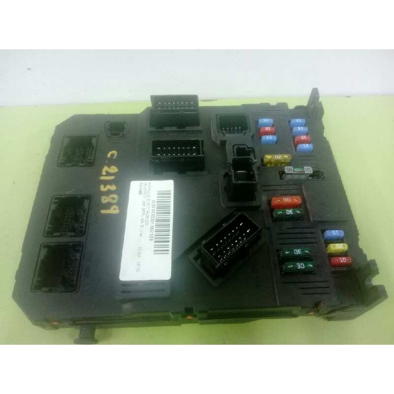 CAJA RELES / FUSIBLES S118085220