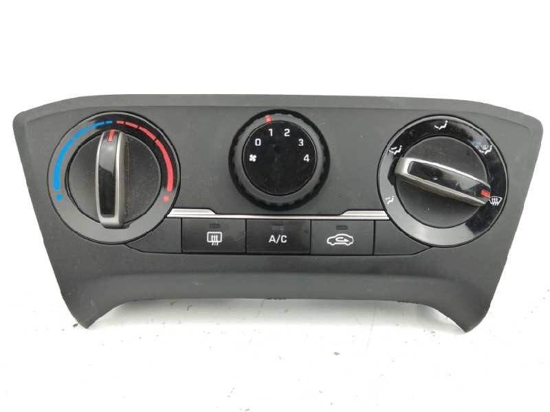 Recambio de mando calefaccion / aire acondicionado para hyundai i20 active 1.0 tgdi cat referencia OEM IAM 97250C8410  