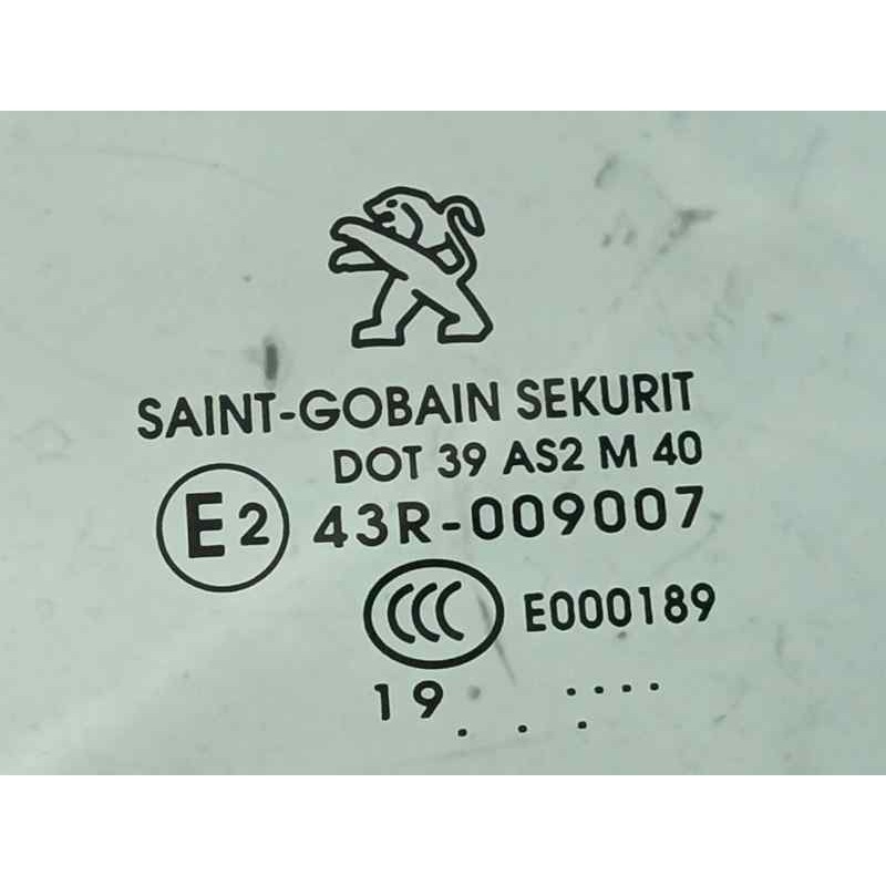 LUNA DELANTERA DERECHA