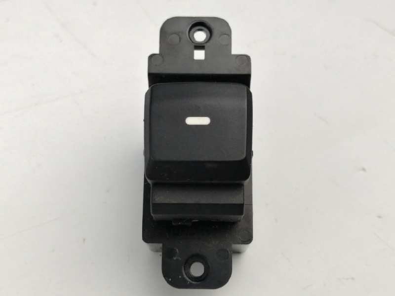 Recambio de mando elevalunas delantero derecho para hyundai i20 active 1.0 tgdi cat referencia OEM IAM 93580C8000  