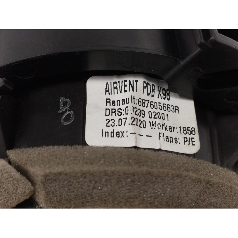 REJILLA AIREADORA LADO IZQUIERDO