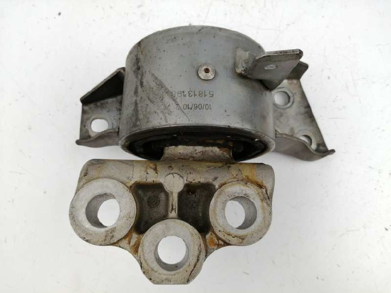 Recambio de soporte motor derecho para abarth punto (evo) (199) 1.4 referencia OEM IAM 468646740 Recambio de soporte motor derecho para abarth punto (evo) (199) 1.4 referencia OEM IAM 468646740