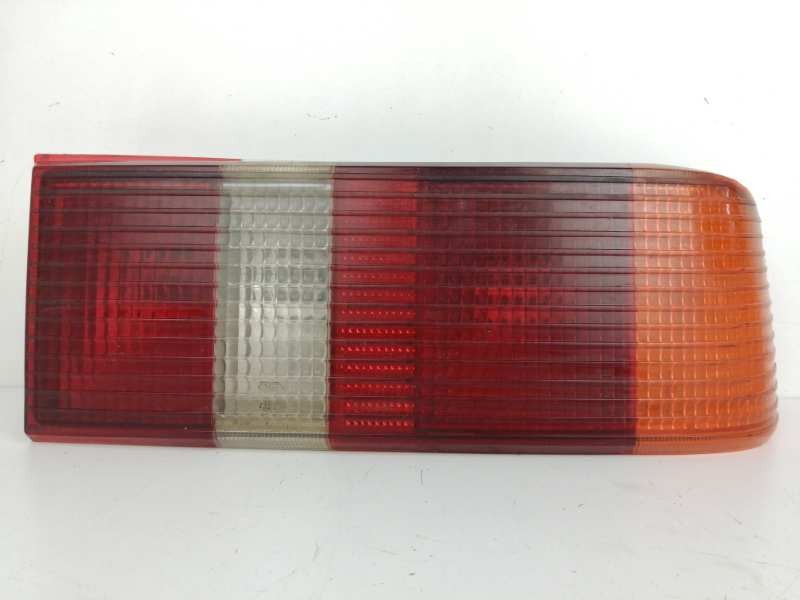 Recambio de piloto trasero derecho para ford sierra berlina referencia OEM IAM 83BG13A602 83BG13N004 