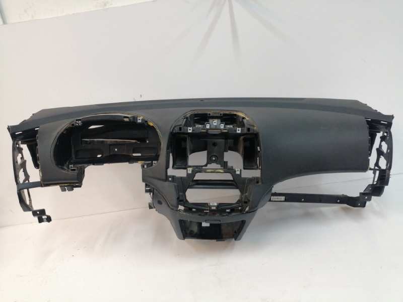 Recambio de salpicadero para hyundai i30 1.6 crdi cat referencia OEM IAM 847262L000  