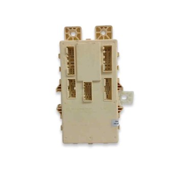 Recambio de caja reles / fusibles para ssangyong tivoli 1.5 g15dtf referencia OEM IAM 8215335041  