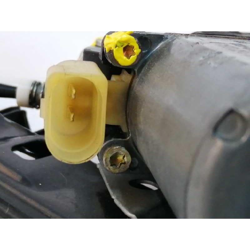 ELEVALUNAS DELANTERO DERECHO 67628362064