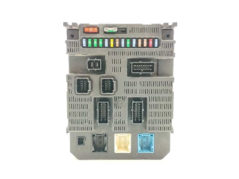 Recambio de caja reles / fusibles para peugeot 207 1.6 16v hdi referencia OEM IAM 9659285580  