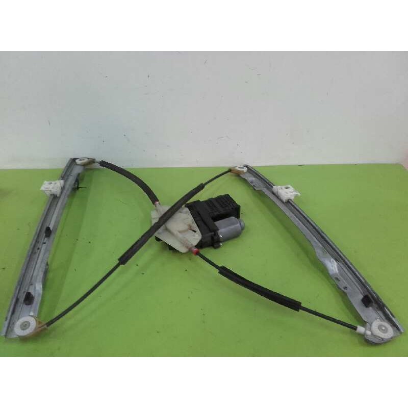 ELEVALUNAS DELANTERO DERECHO 9682495580