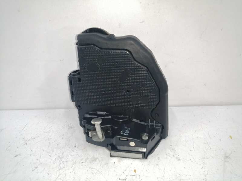 Recambio de cerradura puerta trasera izquierda para toyota auris 2.0 d-4d cat referencia OEM IAM Recambio de cerradura puerta trasera izquierda para toyota auris 2.0 d-4d cat referencia OEM IAM