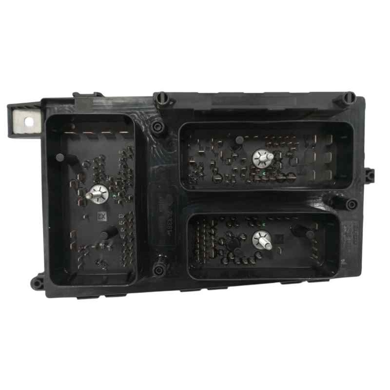 CAJA RELES / FUSIBLES 5DK00946430