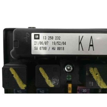 Recambio de caja reles / fusibles para opel astra h ber. 1.7 16v cdti referencia OEM IAM 13250232 5DK00946430 