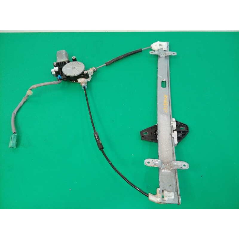 ELEVALUNAS DELANTERO DERECHO 72210S9AA03