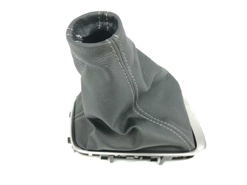 Recambio de guarnecidos palanca cambio para opel corsa f 1.2 referencia OEM IAM 565537081 Recambio de guarnecidos palanca cambio para opel corsa f 1.2 referencia OEM IAM 565537081