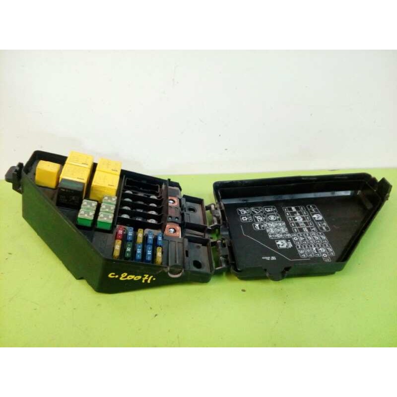 CAJA RELES / FUSIBLES