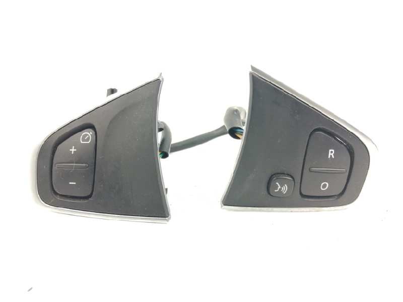 Recambio de mando volante para renault clio iv 0.9 tce referencia OEM IAM 631561000A  