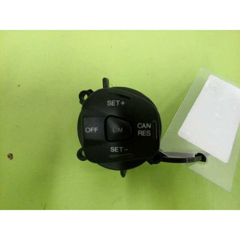 Recambio de mando volante para ford ka+ ultimate referencia OEM IAM G1B59E740AA LADO DERECHO 