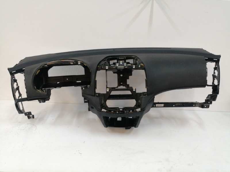 Recambio de salpicadero para hyundai i30 1.6 crdi cat referencia OEM IAM 847262L000 Recambio de salpicadero para hyundai i30 1.6 crdi cat referencia OEM IAM 847262L000