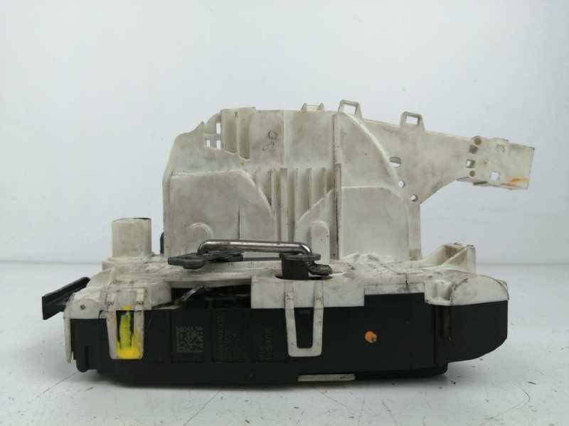 Recambio de cerradura puerta trasera derecha para volkswagen crafter caja cerrada 2.0 tdi referencia OEM IAM A9067400935 DE CARG