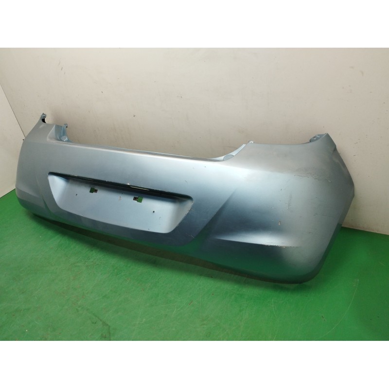 PARAGOLPES TRASERO NECESITA REPARACION