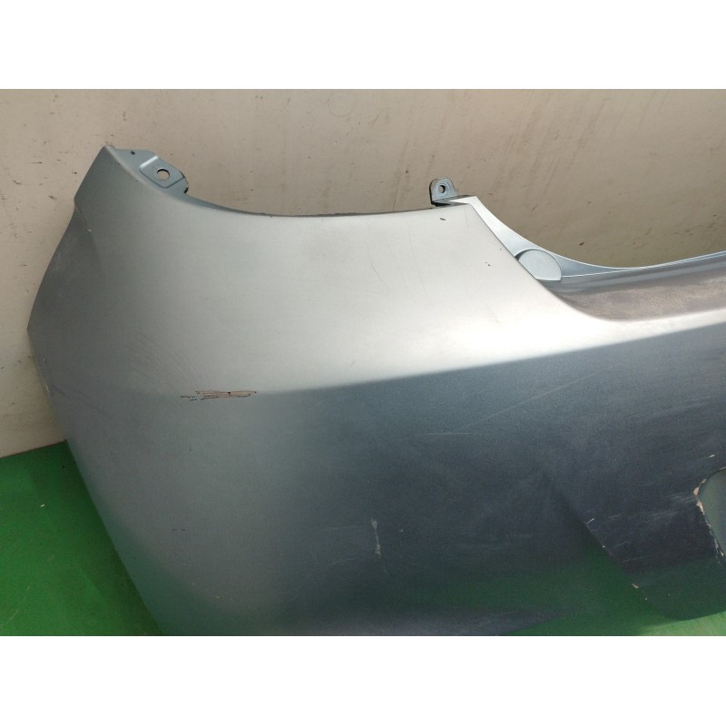 PARAGOLPES TRASERO NECESITA REPARACION