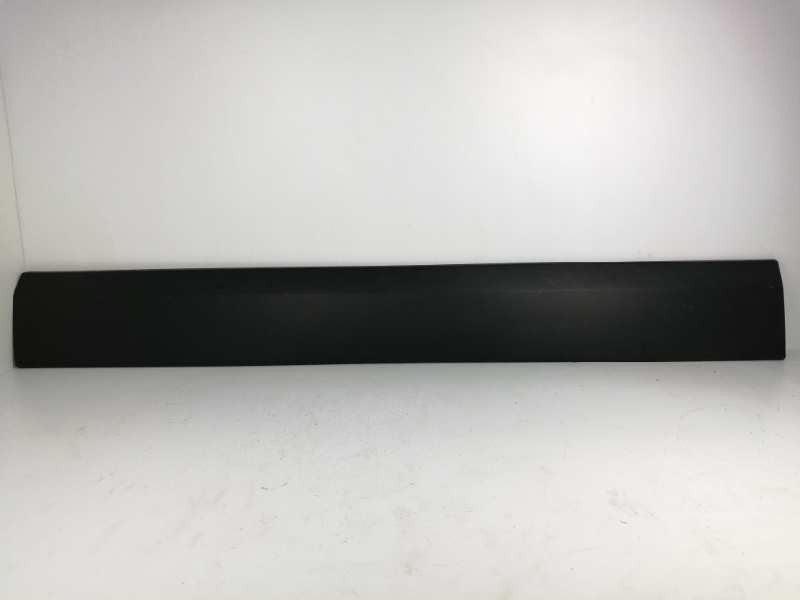 Recambio de moldura para volkswagen crafter caja cerrada 2.0 tdi referencia OEM IAM A9066901000 LATERAL DERECHA 