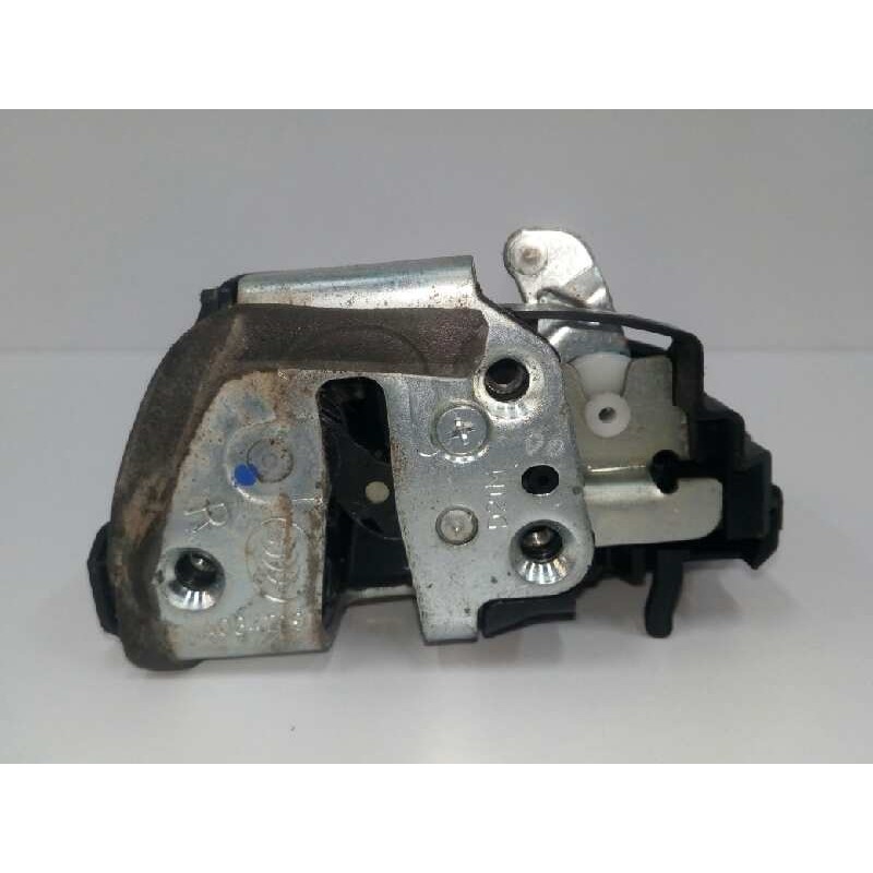 Recambio de cerradura puerta trasera derecha para toyota auris touring sports (e18) 1.8 16v cat (híbrido) referencia OEM IAM 690