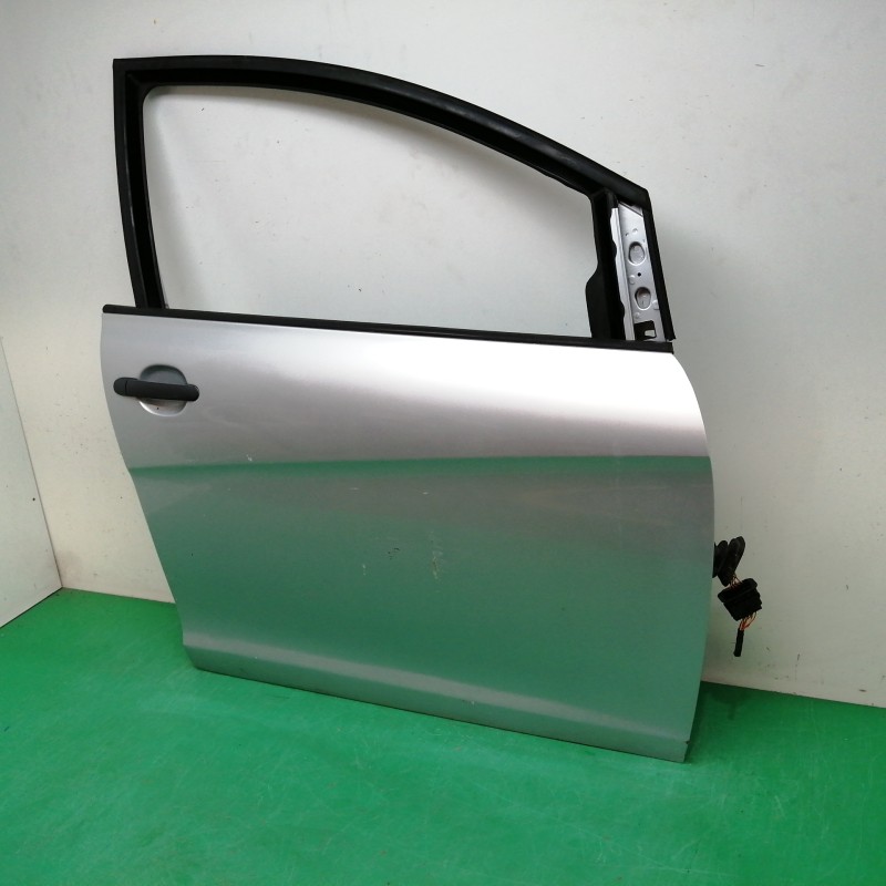 PUERTA DELANTERA DERECHA OBSERVAR FOTOS