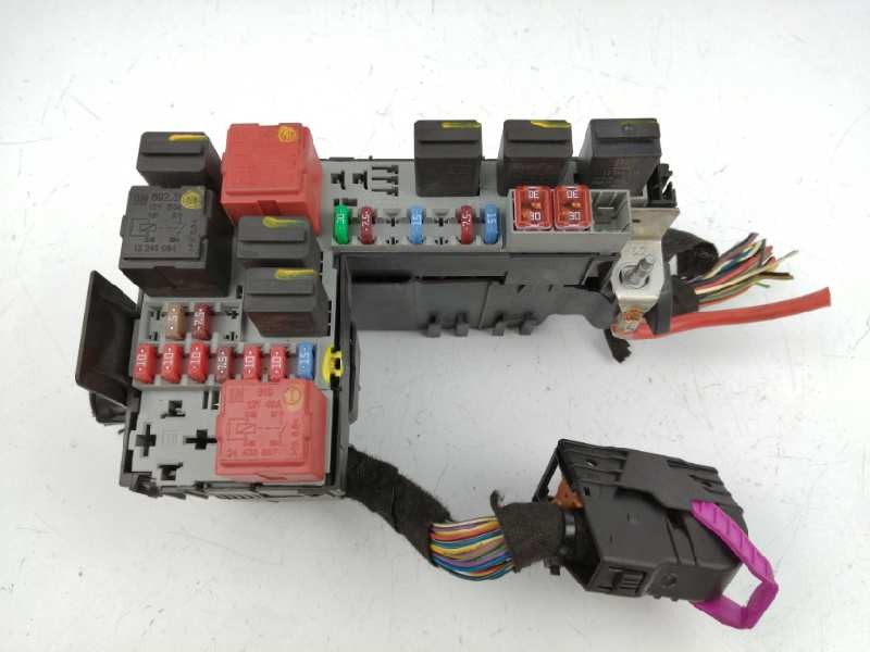 Recambio de caja reles / fusibles para opel corsa d cmon referencia OEM IAM 13292736  